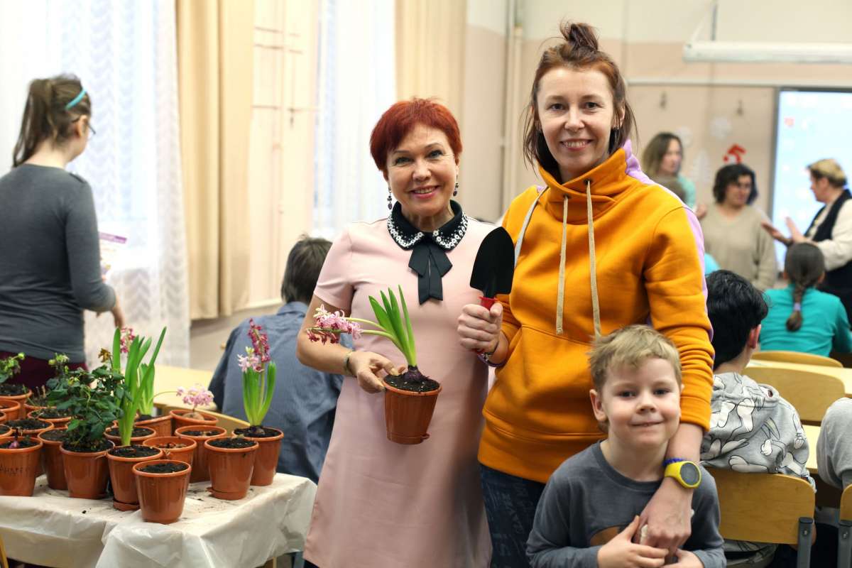 Мастер-класс по посадке растений в 18 школе Центрального района города
